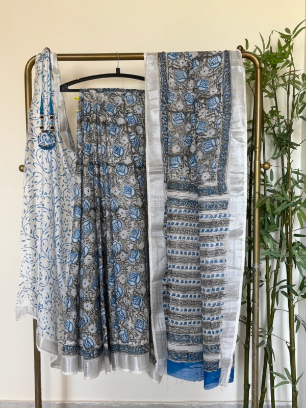 Cloud Grey & Blue Blossoms Linen Saree