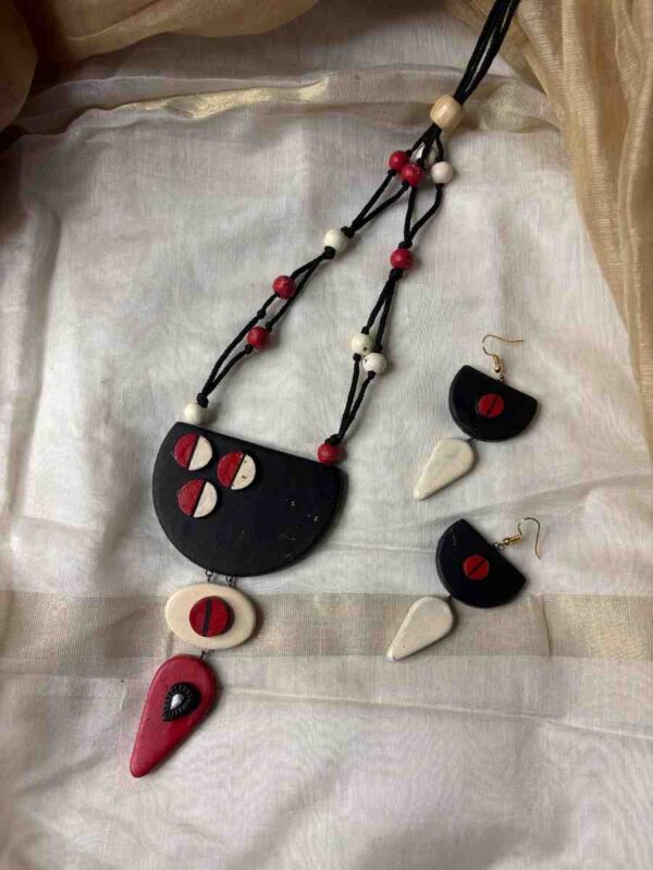 Black Crimson Terracotta Set